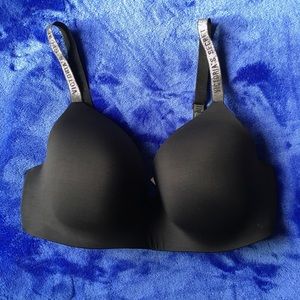 Black Victoria’s Secret 36DD bra